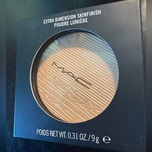 MAC Highlighter Extra Dimension Skinfinish